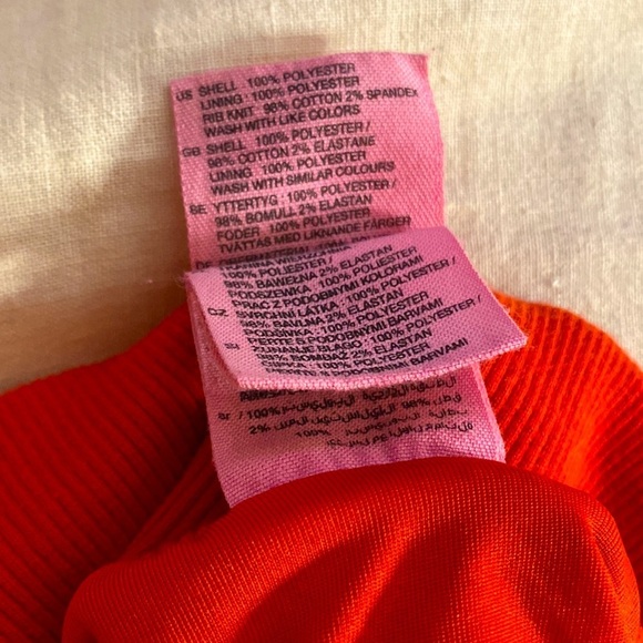 🌹 H&M 🌹 Red Orange Ruffled Mini Skirt - Picture 4 of 4